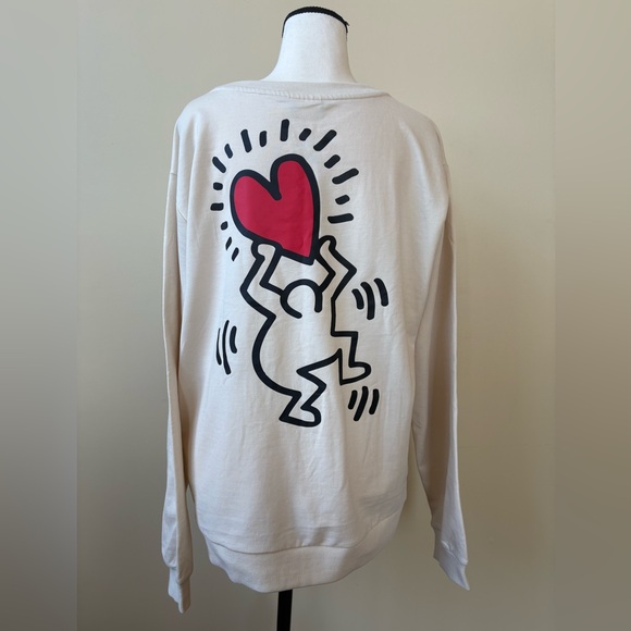 NWT - Keith Haring - Graphic Sweatshirt with Red Heart - Size XL - Picture 2 of 12